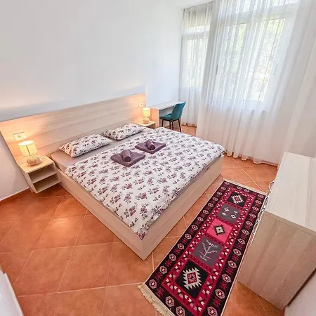 Appartamento 2 Bedroom 1015 *